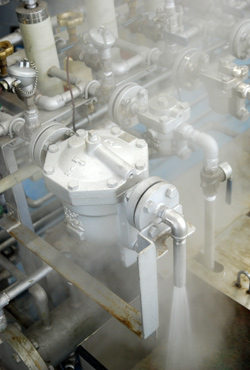 图1 真正高效的疏水阀会尽量把热量留在蒸汽系统里，优化生产效率，提高换热品质，并及时排除冷凝水以确保系统的安全与稳定。蒸汽系统问题的主要原因往往在于冷凝水无法有效排除。