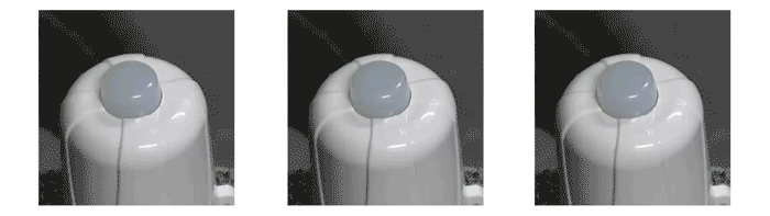 VibLightⓇはマグネットで触れるだけで機器の振動の状態が青（良好）・黄（注意）・赤（危険）の点滅で分かります